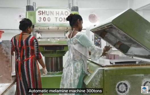 Melhores vendas! Máquina de moldagem automática de utensílios de mesa de melamina de 300 toneladas
    