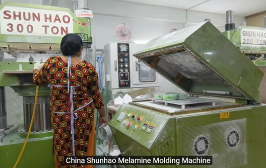 Máquina automática de moldagem de melamina Shunhao
    